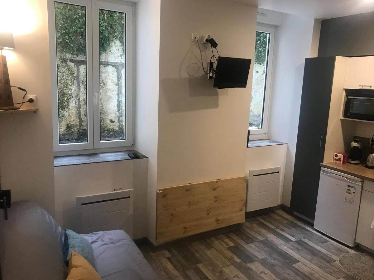 Joli Entierement Renove Apartment